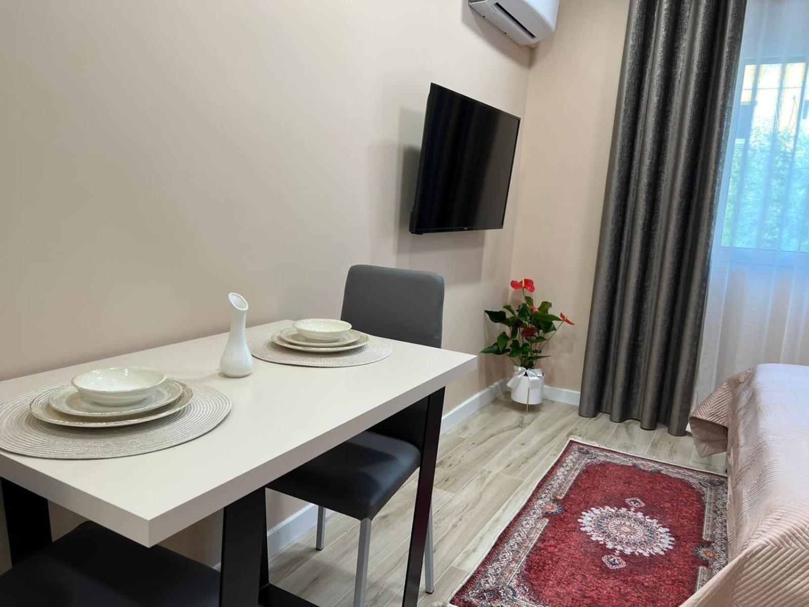 Smart Home , Lovely Apartment In 티라나 외부 사진
