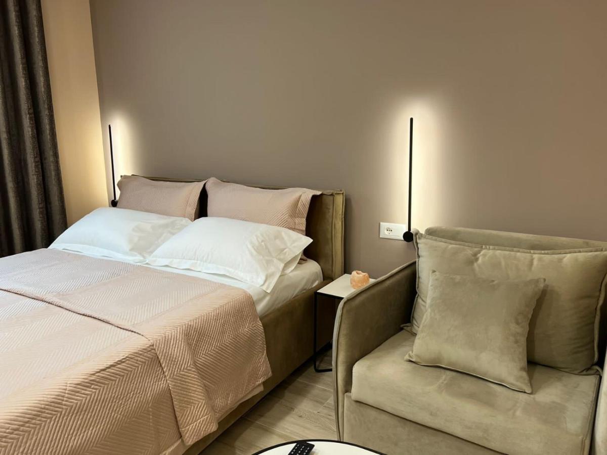 Smart Home , Lovely Apartment In 티라나 외부 사진