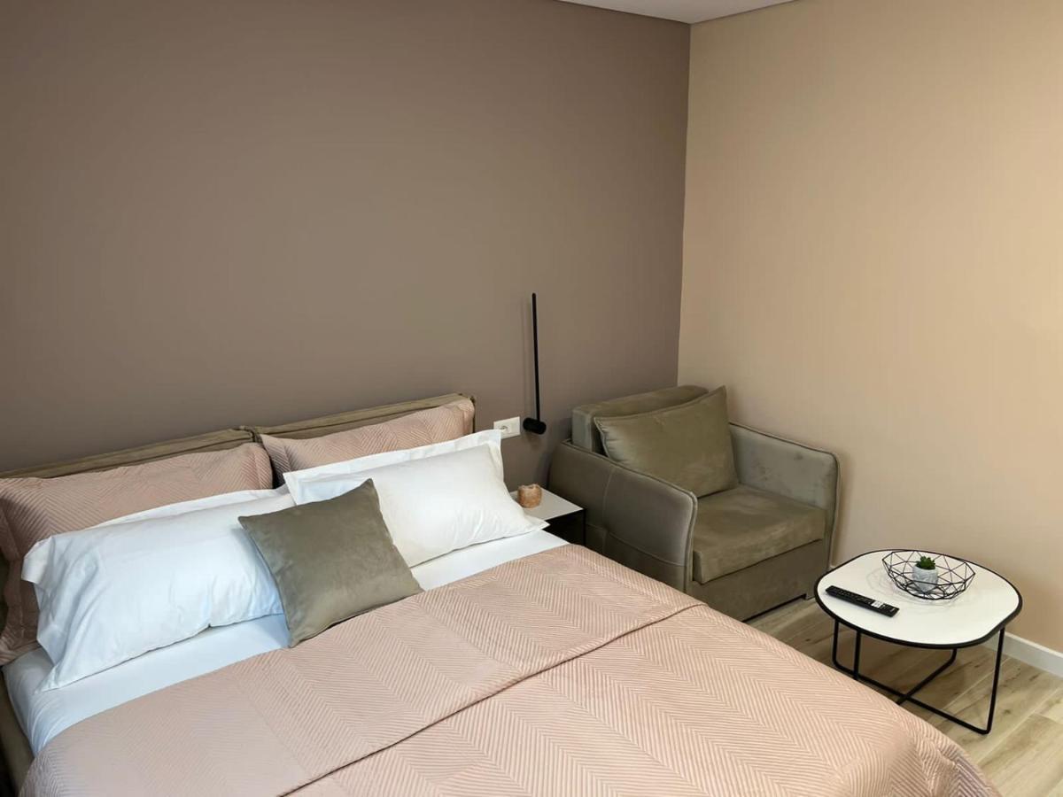 Smart Home , Lovely Apartment In 티라나 외부 사진