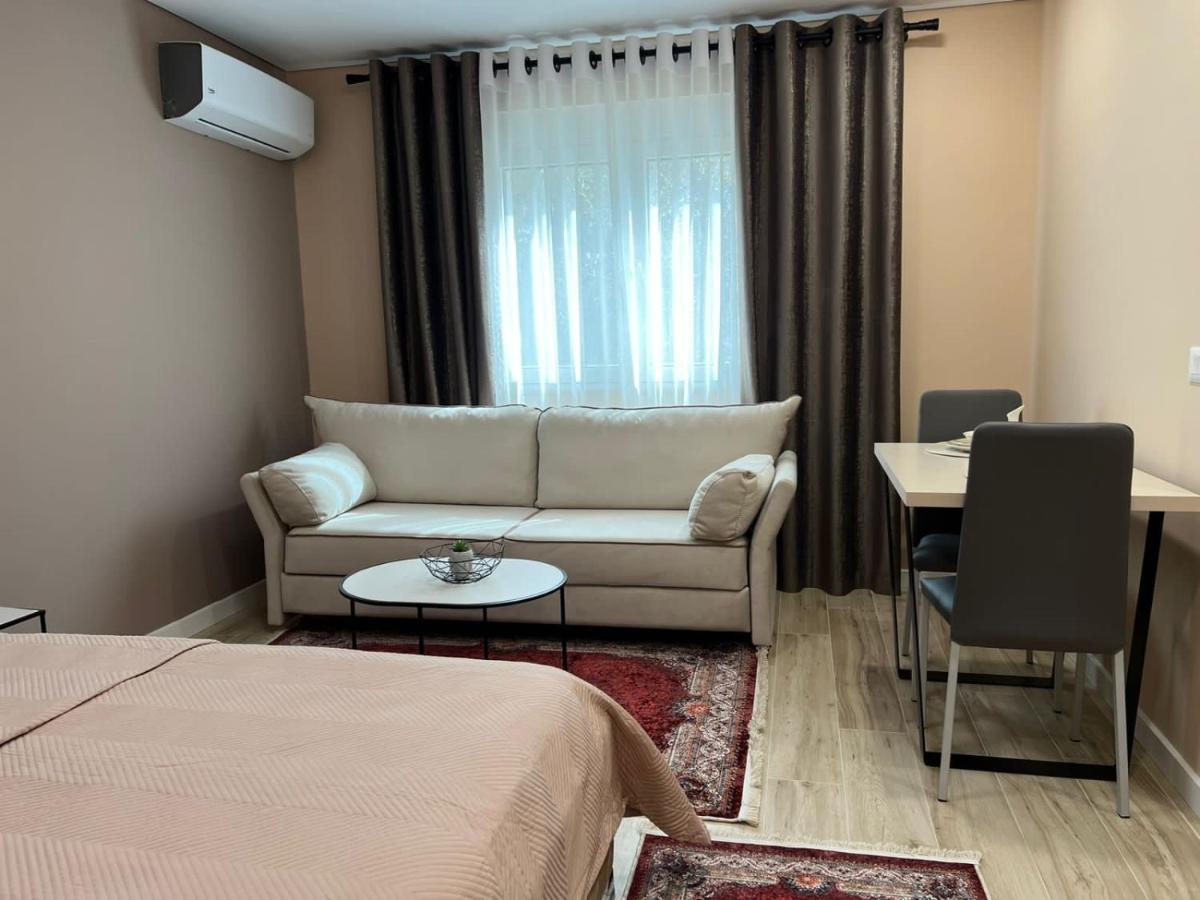 Smart Home , Lovely Apartment In 티라나 외부 사진