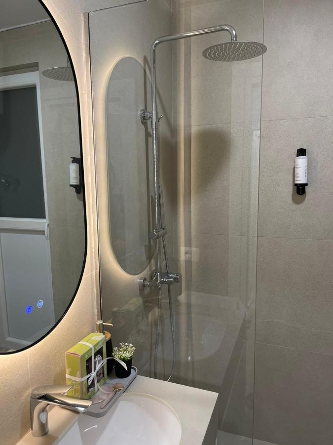 Smart Home , Lovely Apartment In 티라나 외부 사진